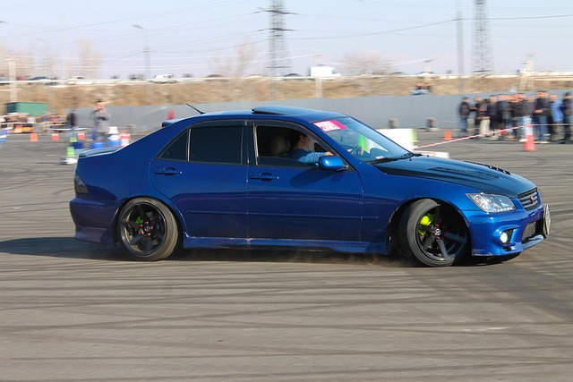 而继续效力 而继续效力